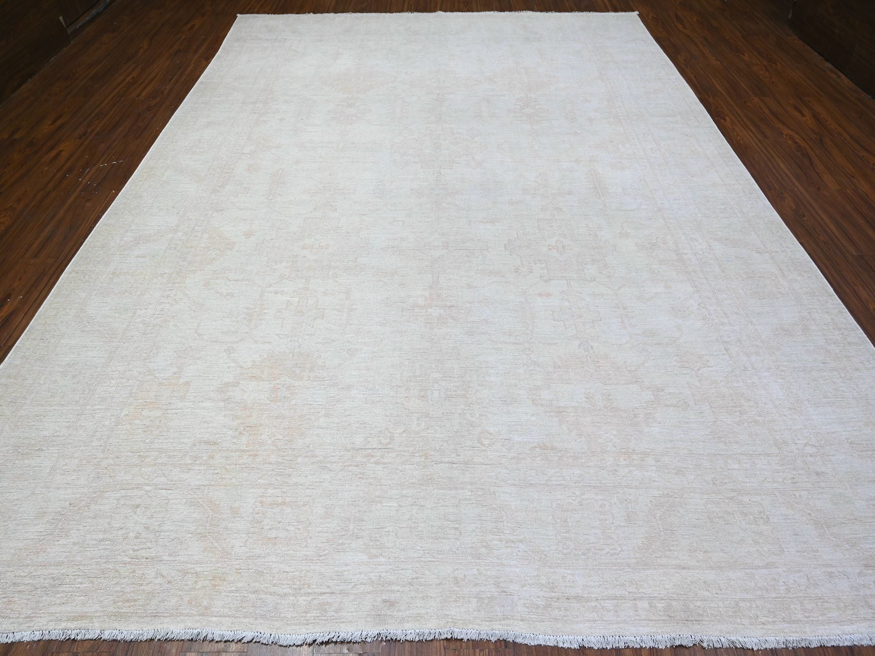 Peshawar Oushak hand-knotted wool rug in Gray, 9'8" x 13'1" — SKU O088581 (view 2)