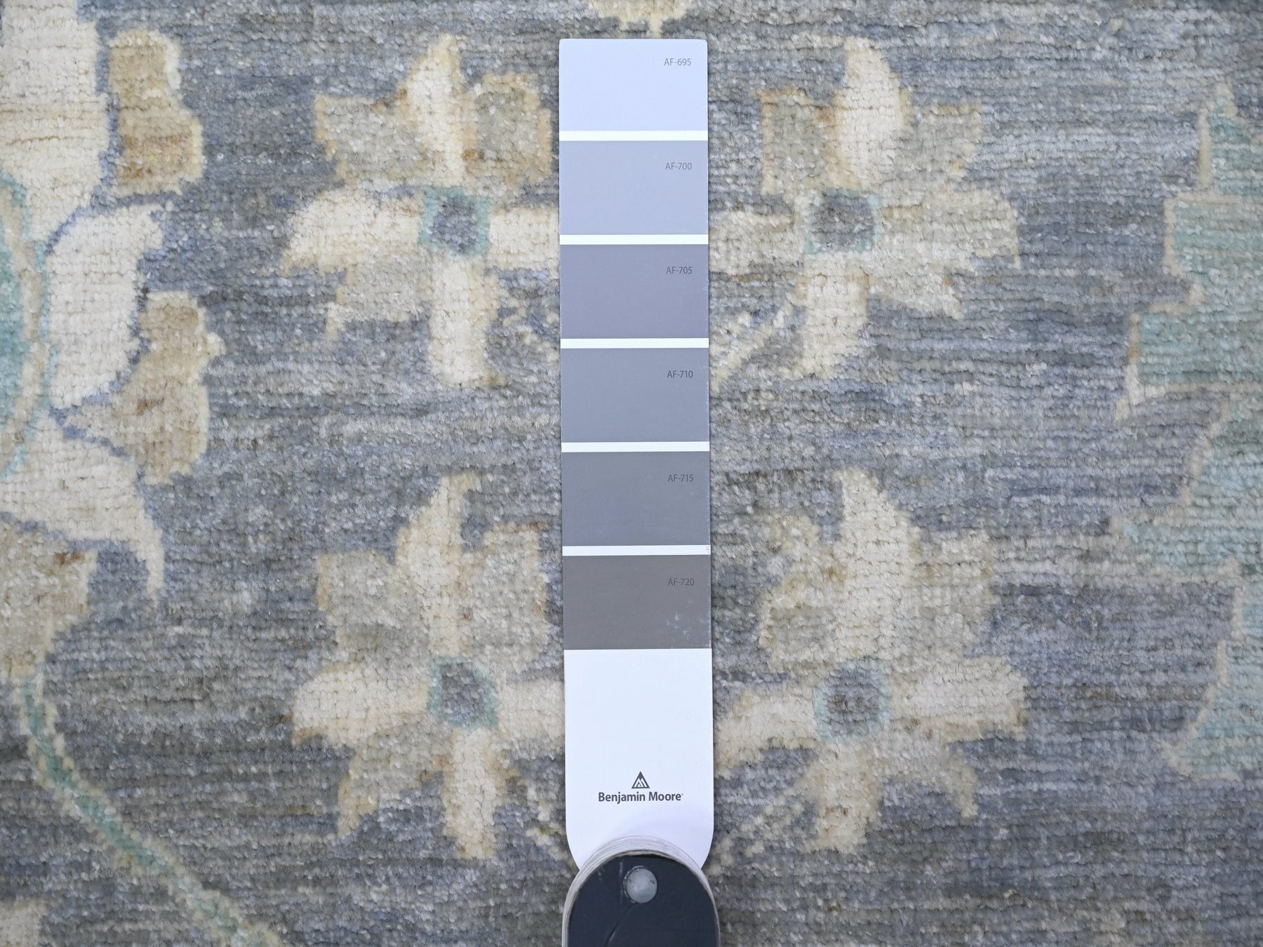 Mahal Oushak hand-knotted wool rug in Gray & Blue, 10'2" x 13'11" — SKU O088584 (view 7)