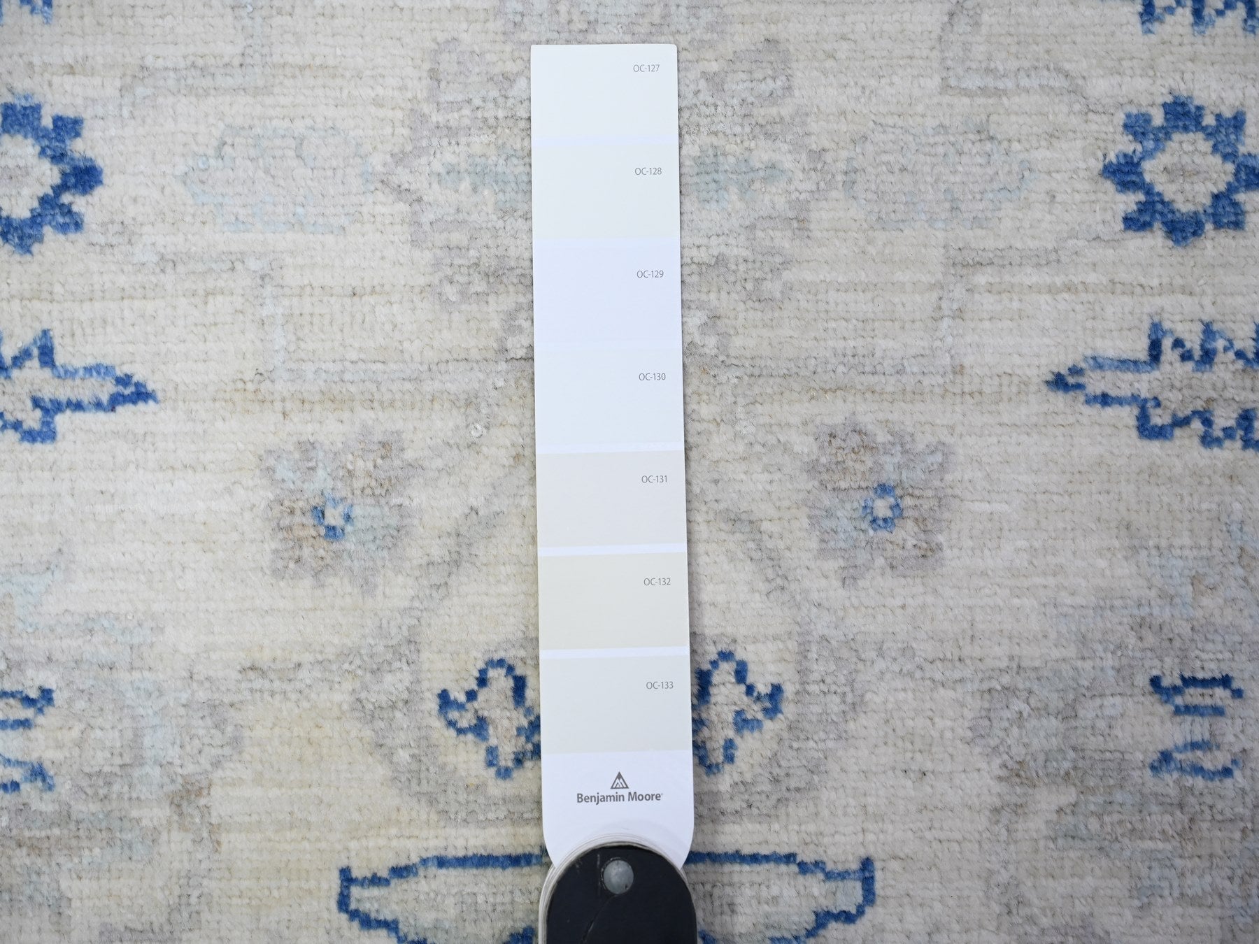 Peshawar Oushak hand-knotted wool runner in Ivory & Gray, 2'8" x 11'10" — SKU O088589 (view 3)