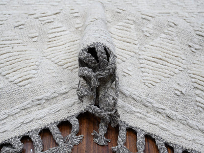 Ivory 9'9" x 15'4" Tribal Hand knotted Wool Rug - Sku: O089173