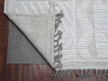 Ivory 9'11" x 14'2" Tribal Hand knotted Wool Rug - Sku: O089174