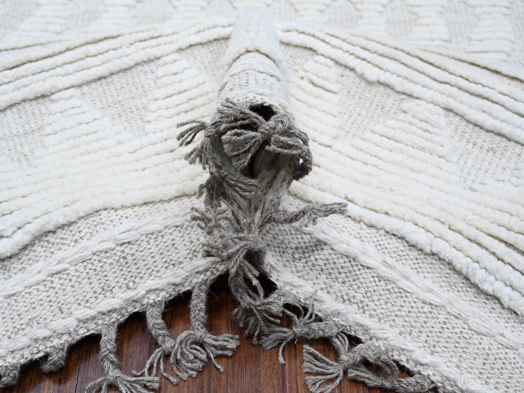 Tribal hand-knotted wool rug in Ivory, 9'11" x 14'2", SKU O089174