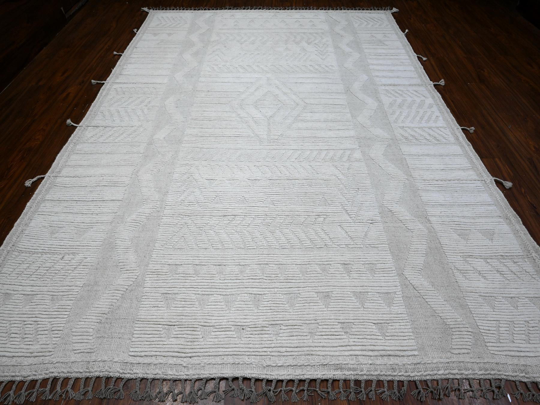 Tribal hand-knotted wool rug in Gray, 8'10" x 12'3", SKU O089182