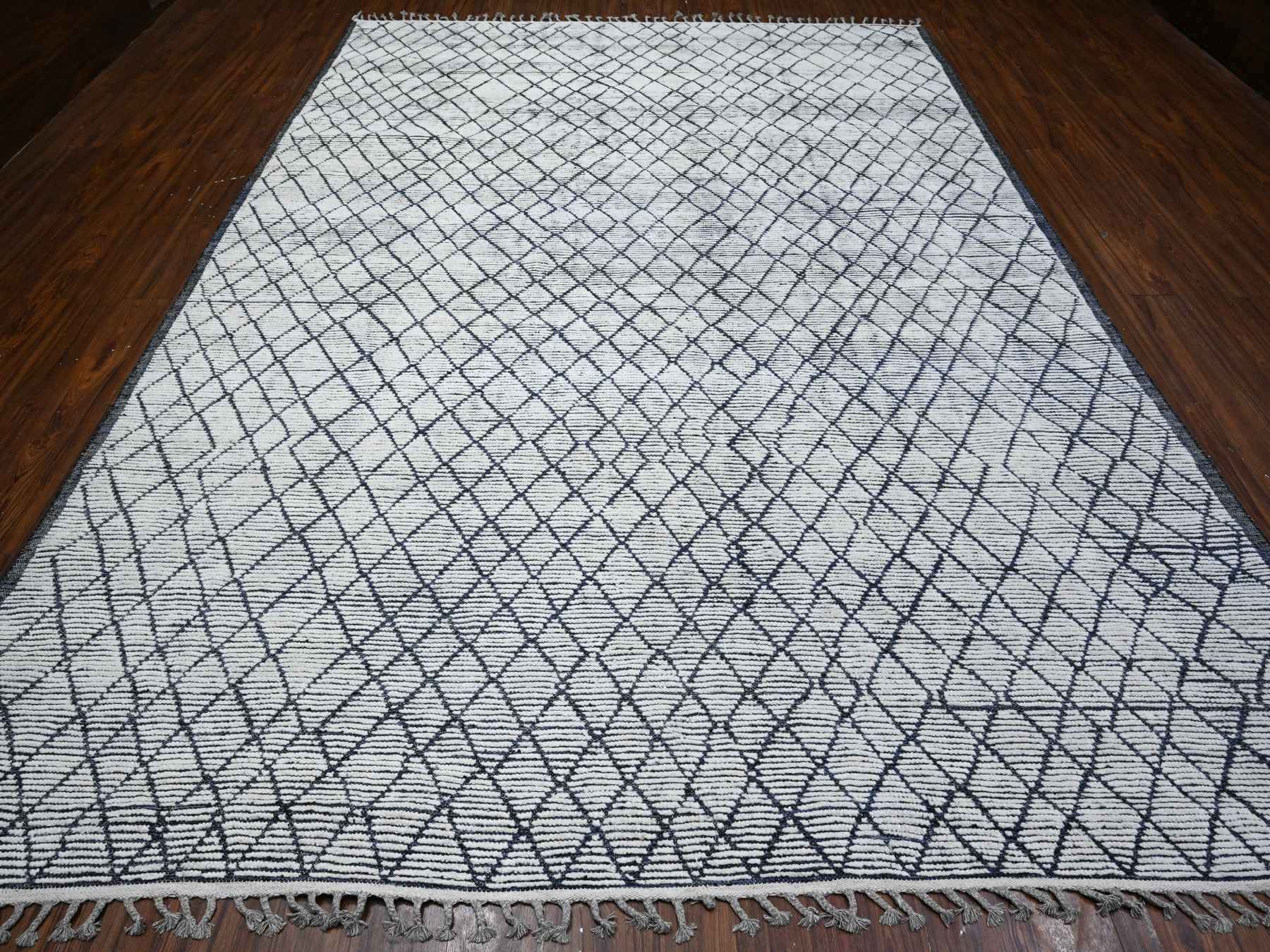 Tribal hand-knotted wool rug in Ivory, 9'1" x 12'4", SKU O089334