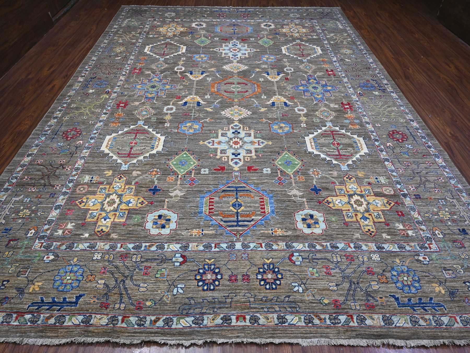 Karajeh Traditional hand-knotted wool rug in Gray, 10'2" x 13'6", SKU O089425