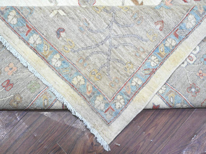 Ivory 9'10" x 13'10" Heriz Hand knotted Wool Rug - Sku: O089492