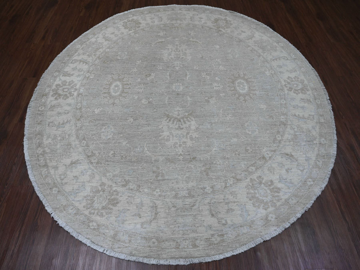 Mahal Oushak hand-knotted wool rug in Gray & Ivory, 7'8" x 7'11" — SKU O089795 (view 2)