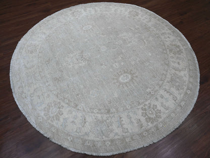 Mahal Oushak hand-knotted wool rug in Gray & Ivory, 7'8" x 7'11" — SKU O089795 (view 3)