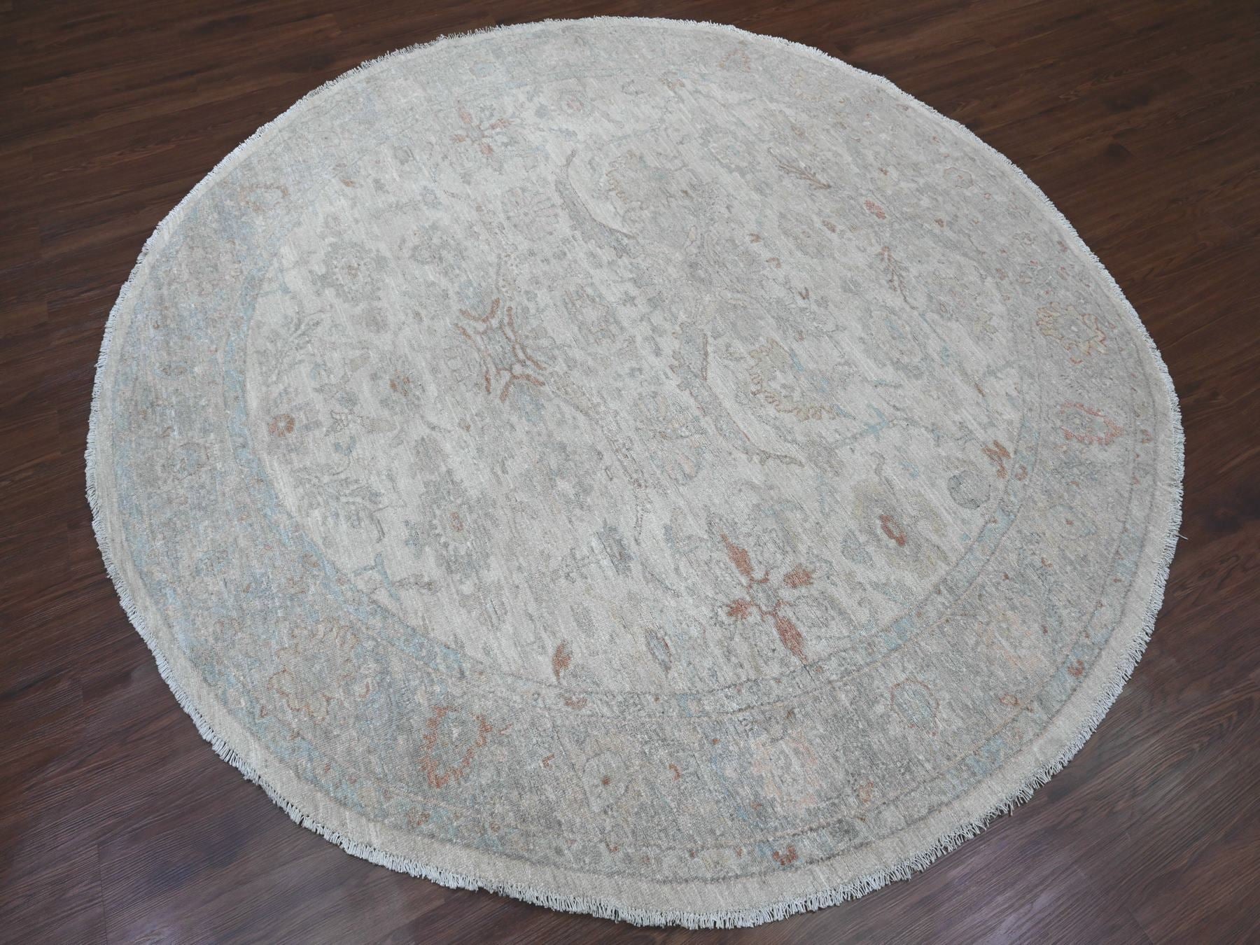 Heriz Oushak hand-knotted wool rug in Ivory & Gray, 7'7" x 7'9" — SKU O089796 (view 3)