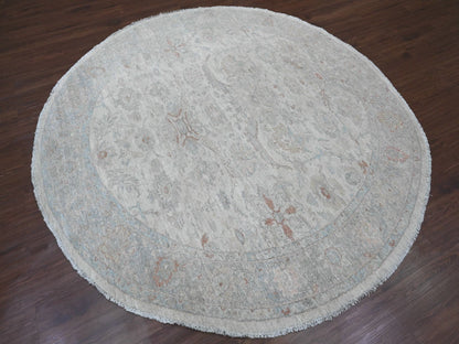 Heriz Oushak hand-knotted wool rug in Ivory & Gray, 7'7" x 7'9" — SKU O089796 (view 3)
