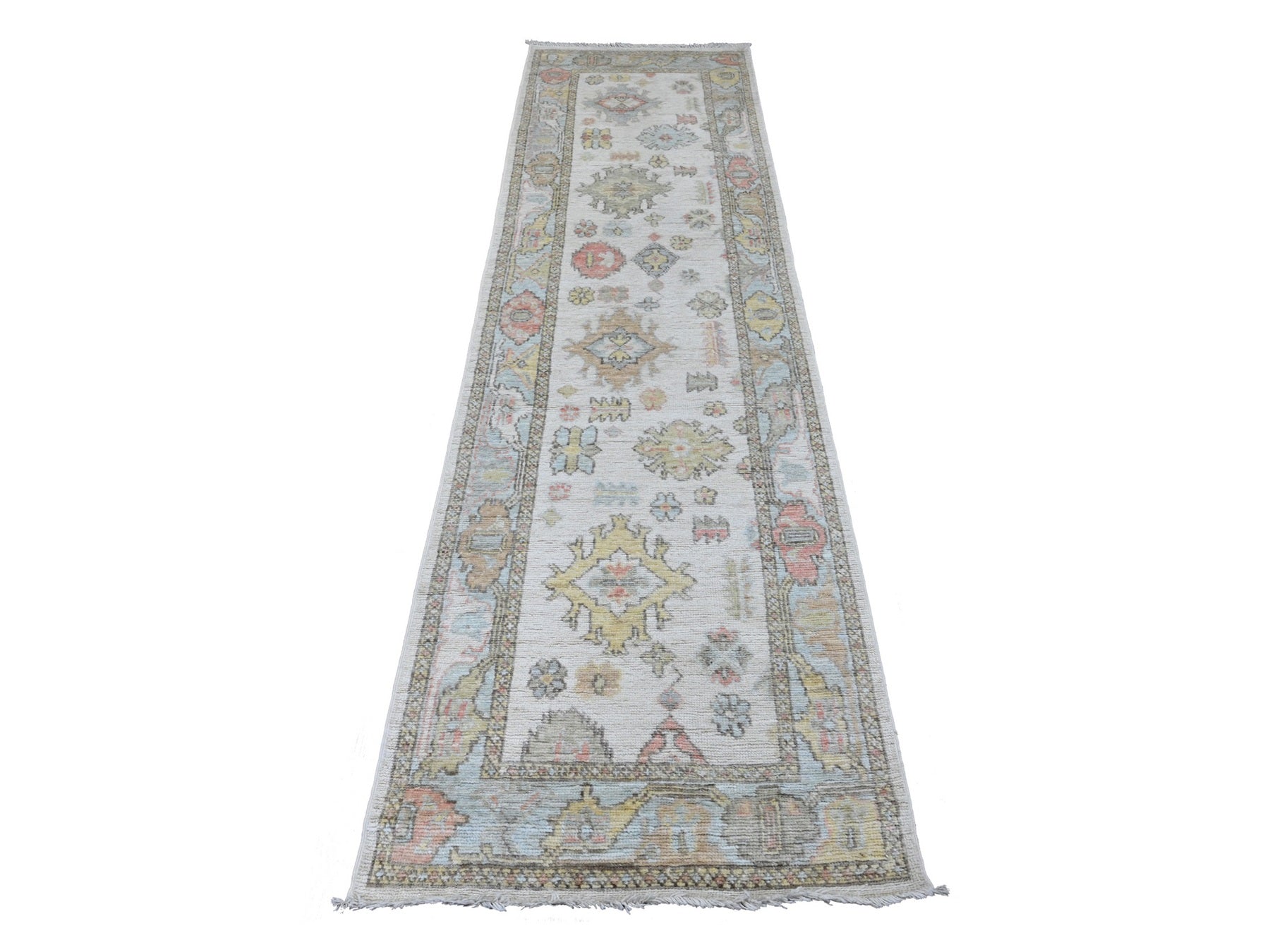 Ivory 2'7" x 9'8" Oushak / Peshawar Hand knotted Wool Rug - Sku: O089902