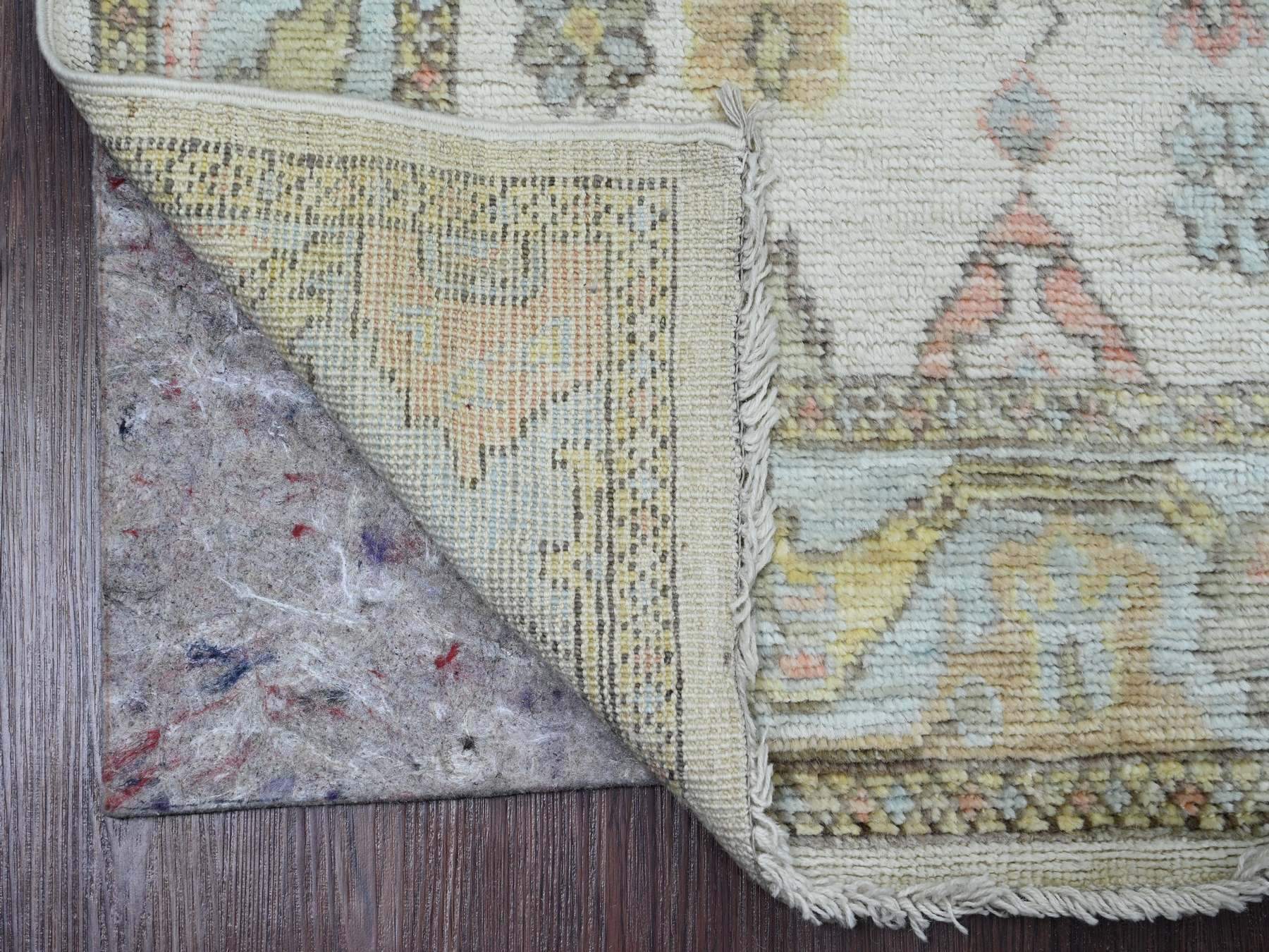 Ivory 2'7" x 9'8" Oushak / Peshawar Hand knotted Wool Rug - Sku: O089902