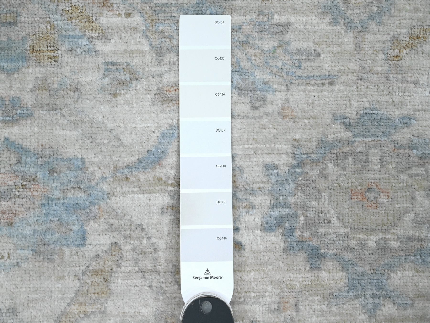 Heriz Oushak hand-knotted wool rug in Ivory & Gray, 5'8" x 5'9" — SKU O089996 (view 3)