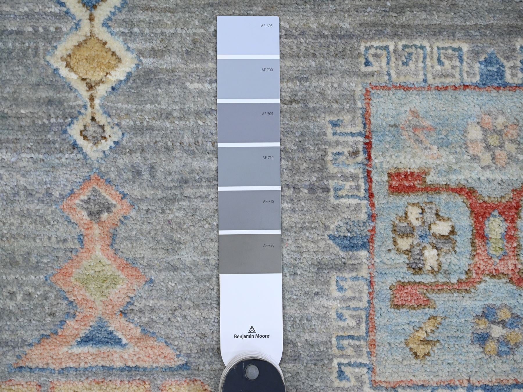 Peshawar Oushak hand-knotted wool rug in Gray, 7'8" x 7'11" — SKU O089997 (view 7)