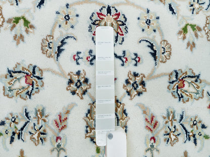 Nain Fine Oriental hand-knotted wool rug in Ivory, 4'7" x 6'8" — SKU O090013 (view 4)