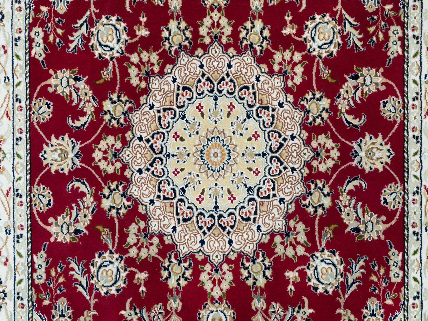 Nain Fine Oriental hand-knotted wool rug in Red & Ivory, 4'6" x 6'10" — SKU O090062 (view 5)
