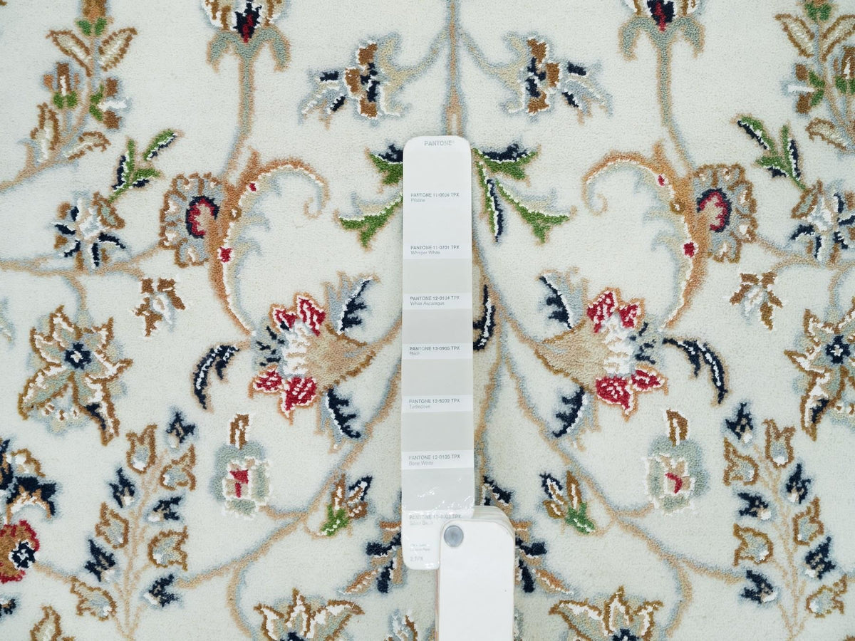 Nain Fine Oriental hand-knotted wool rug in Ivory & Blue, 6' x 6' — SKU O090068 (view 4)