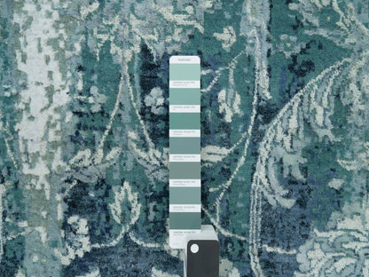 Blue 6'11" x 6'11" Transitional Hand knotted Wool/Silk Rug - Sku: O090131