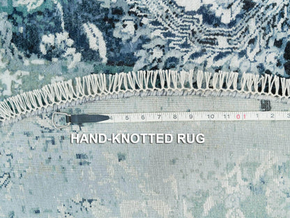 Blue 6'11" x 6'11" Transitional Hand knotted Wool/Silk Rug - Sku: O090131