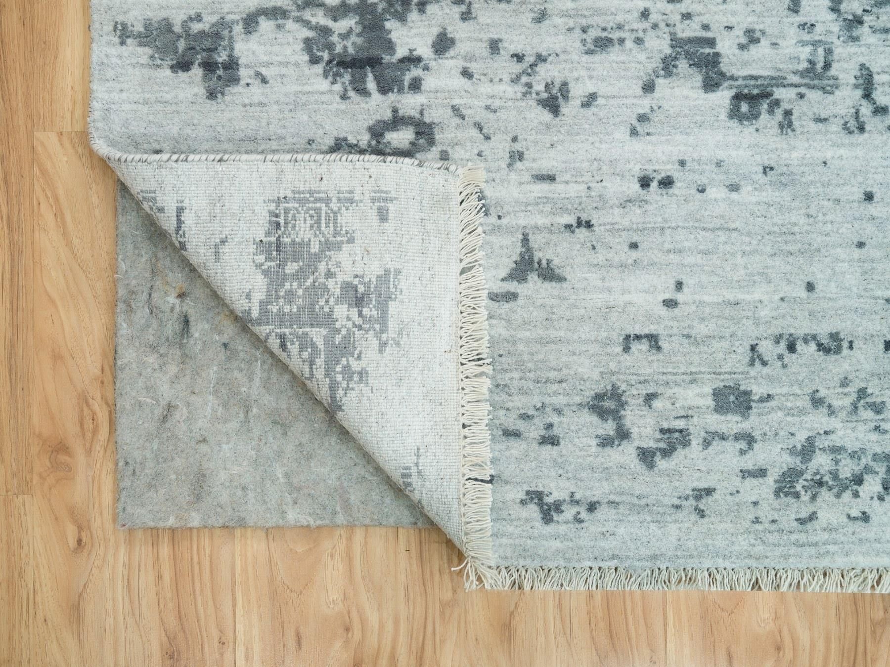 Transitional hand-knotted wool/silk rug in Gray, 9'10" x 10'1" — SKU O090134 (view 4)