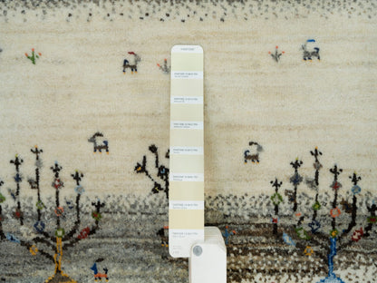 Gabbeh Modern / Contemporary hand-knotted wool runner in Ivory, 2'7" x 8' — SKU O090155 (view 4)