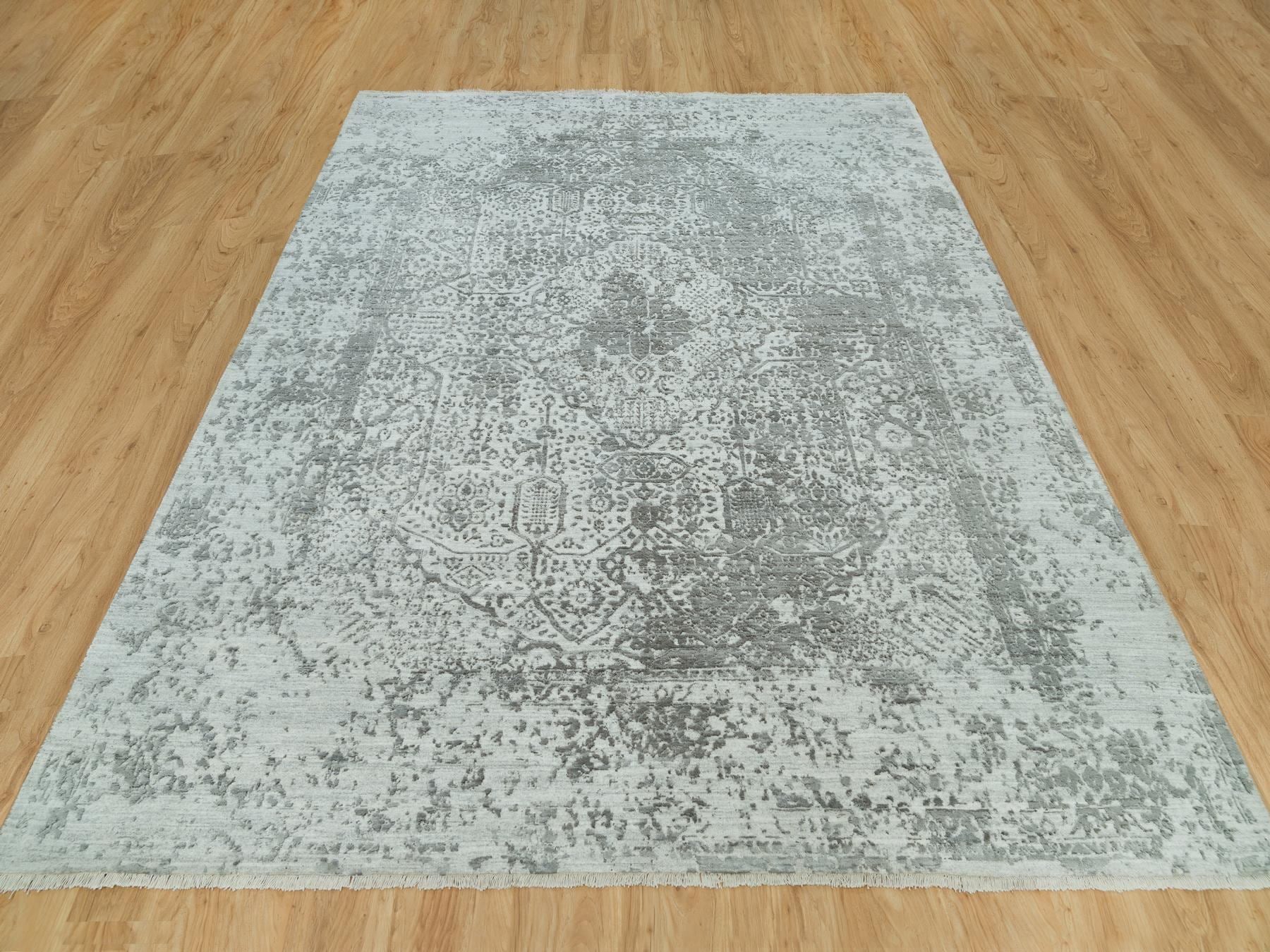 Transitional hand-knotted wool/silk rug in Gray, 8' x 10'1" — SKU O090200 (view 2)