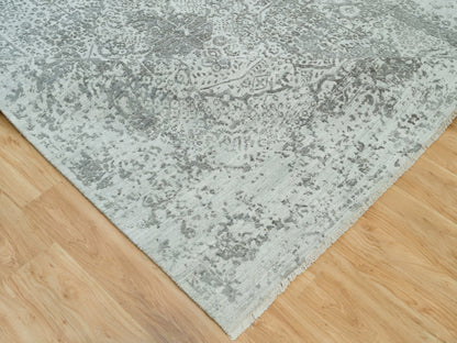 Transitional hand-knotted wool/silk rug in Gray, 8' x 10'1" — SKU O090200 (view 6)