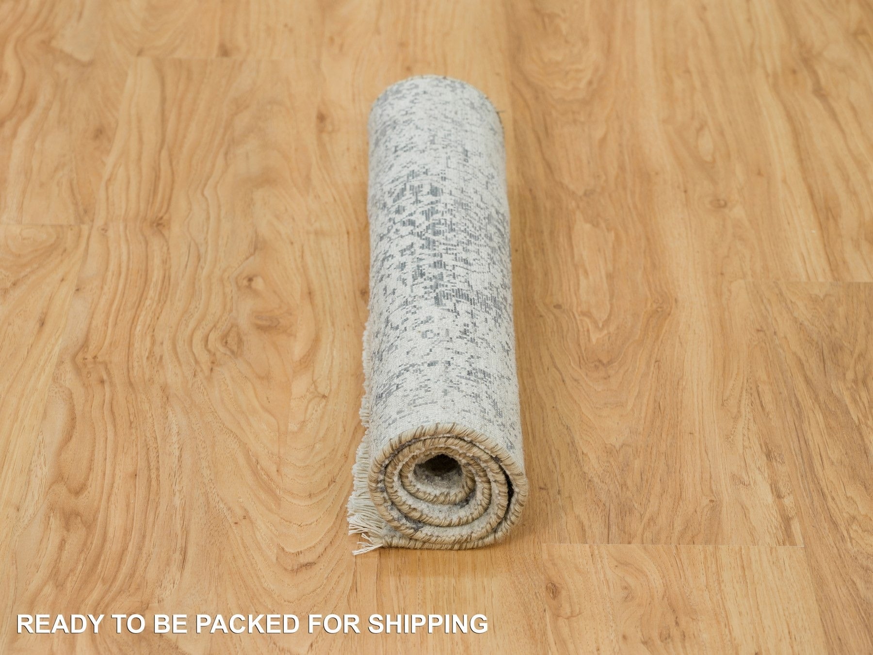 Transitional hand-knotted wool/silk rug in Gray, 2' x 3' — SKU O090206 (view 6)