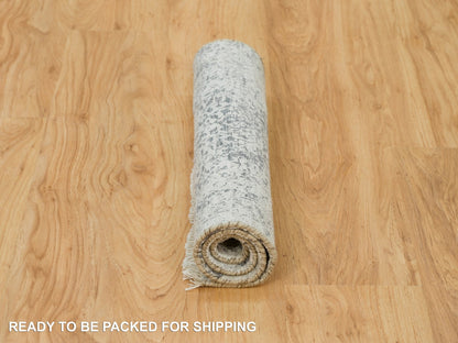 Transitional hand-knotted wool/silk rug in Gray, 2' x 3' — SKU O090206 (view 6)