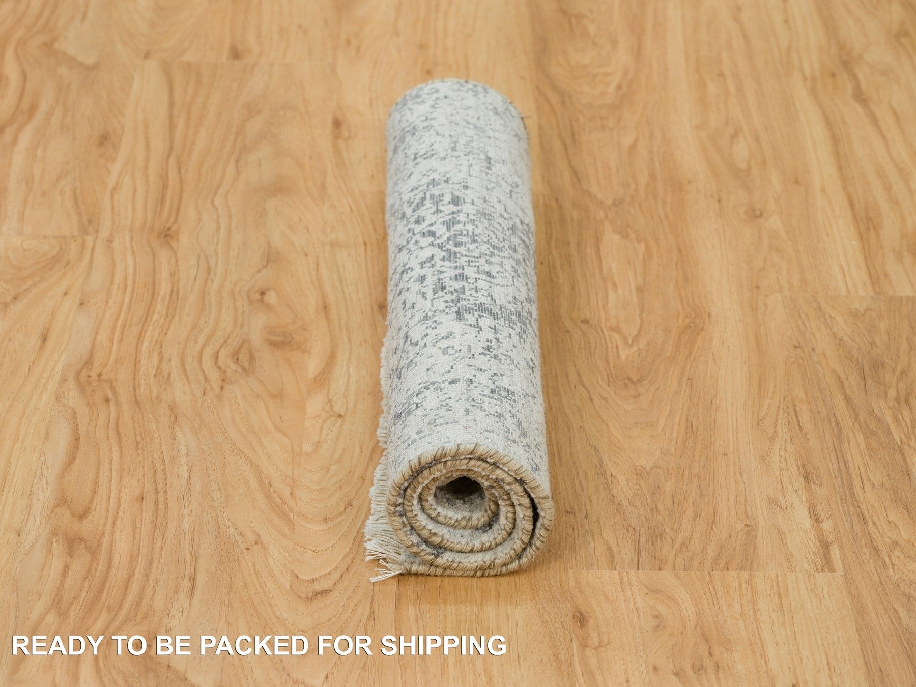 Transitional hand-knotted wool/silk rug in Gray, 2' x 3' — SKU O090207 (view 6)