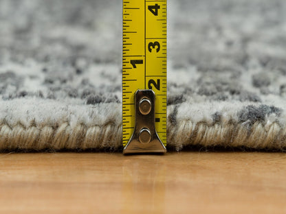 Transitional hand-knotted wool/silk rug in Gray, 2' x 3' — SKU O090208 (view 7)