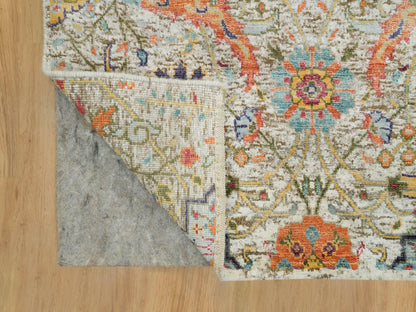 Transitional hand-knotted wool/silk rug in Ivory, 3' x 5' — SKU O090225 (view 3)