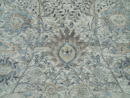 Transitional hand-knotted wool/silk rug in Ivory, 8'1" x 8'1" — SKU O090226 (view 8)