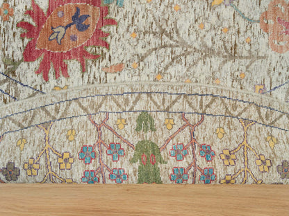 Beige 9'10" x 9'10" Transitional Hand knotted Wool/Silk Rug - Sku: O090251