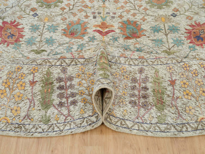 Beige 9'10" x 9'10" Transitional Hand knotted Wool/Silk Rug - Sku: O090251