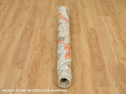 Ivory 5'10" x 5'10" Transitional Hand knotted Wool/Silk Rug - Sku: O090256