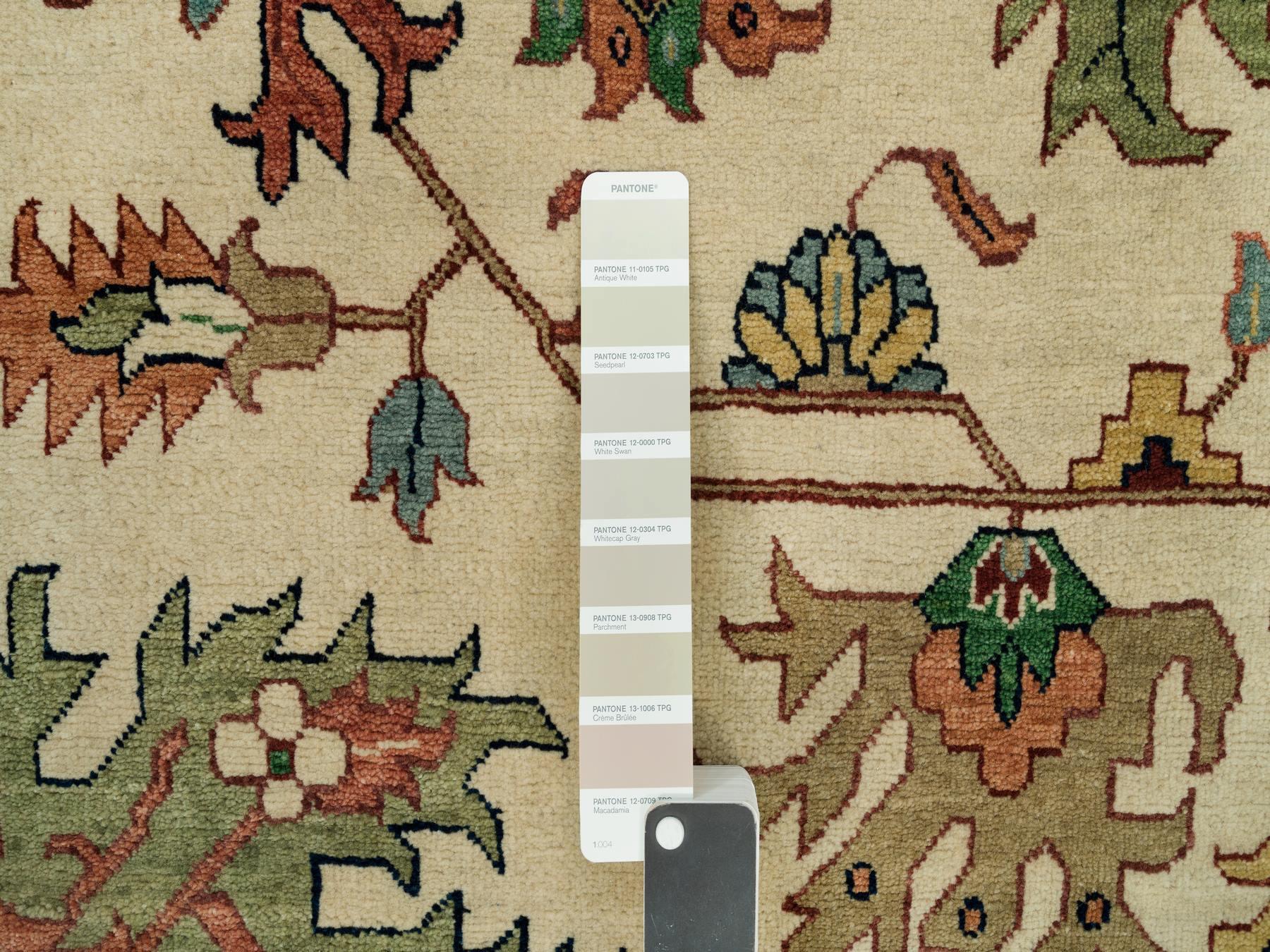 Heriz Heriz hand-knotted wool rug in Ivory & Red, 11'9" x 18'2" — SKU O090291 (view 7)