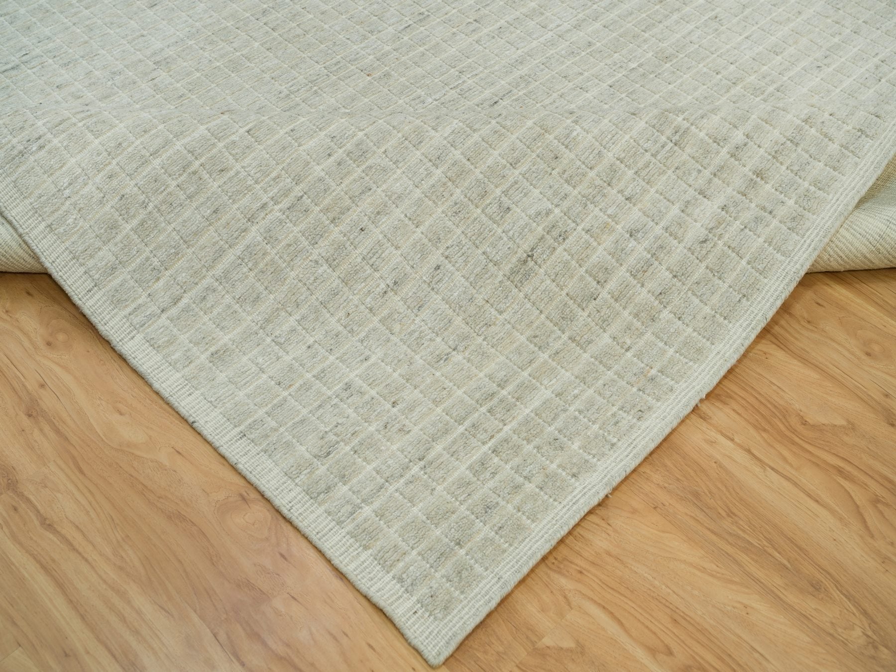 Modern / Contemporary hand-knotted wool rug in Ivory, 10' x 13'9" — SKU O090341 (view 6)