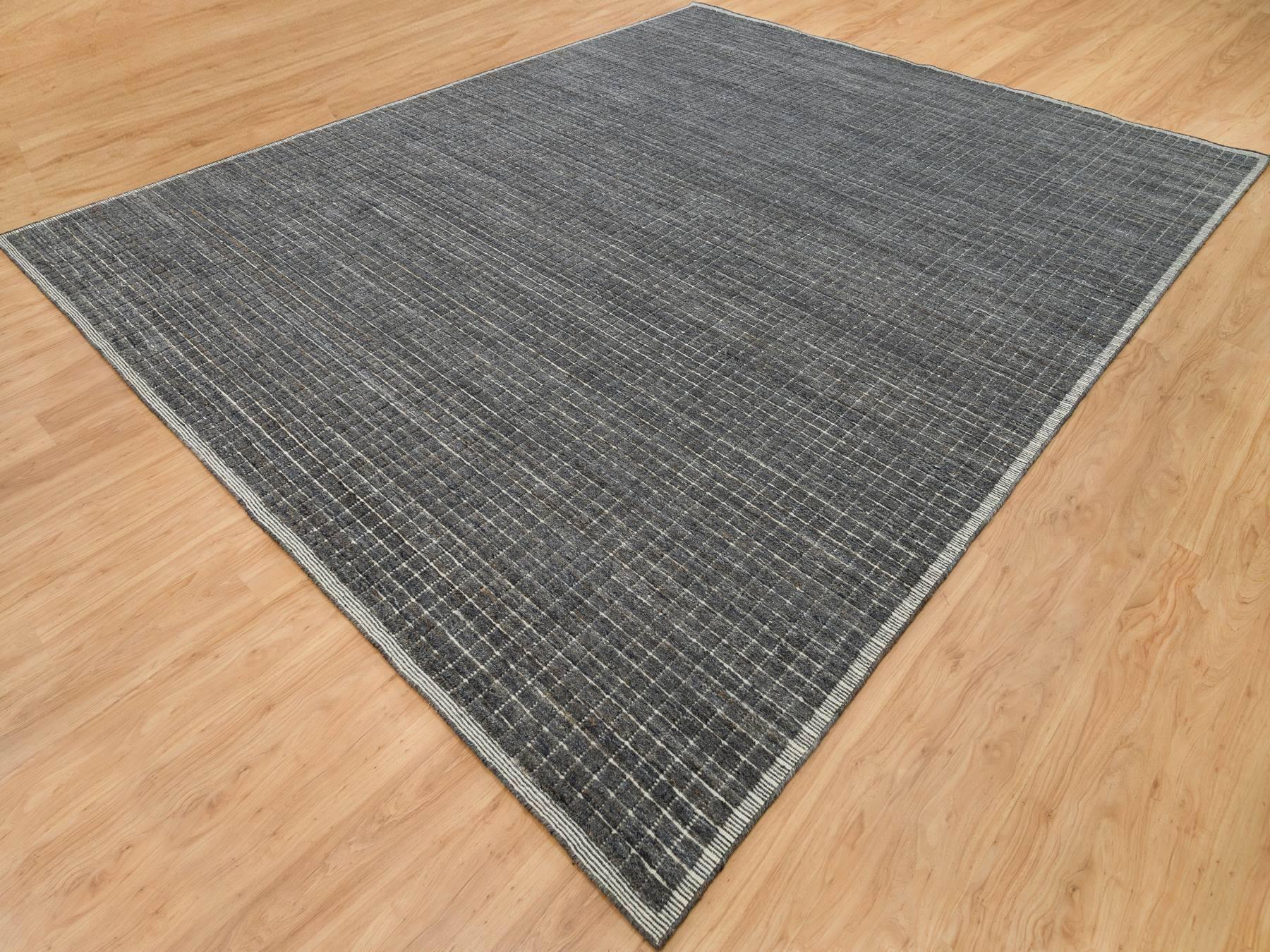 Modern / Contemporary hand-knotted wool rug in Gray, 11'11" x 14'9" — SKU O090345 (view 3)