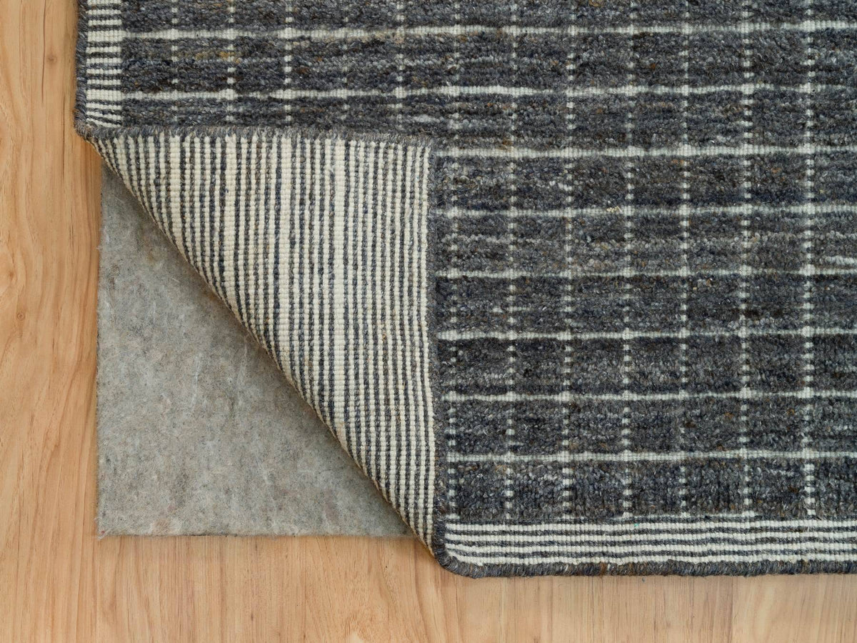 Modern / Contemporary hand-knotted wool rug in Gray, 11'11" x 14'9" — SKU O090345 (view 4)
