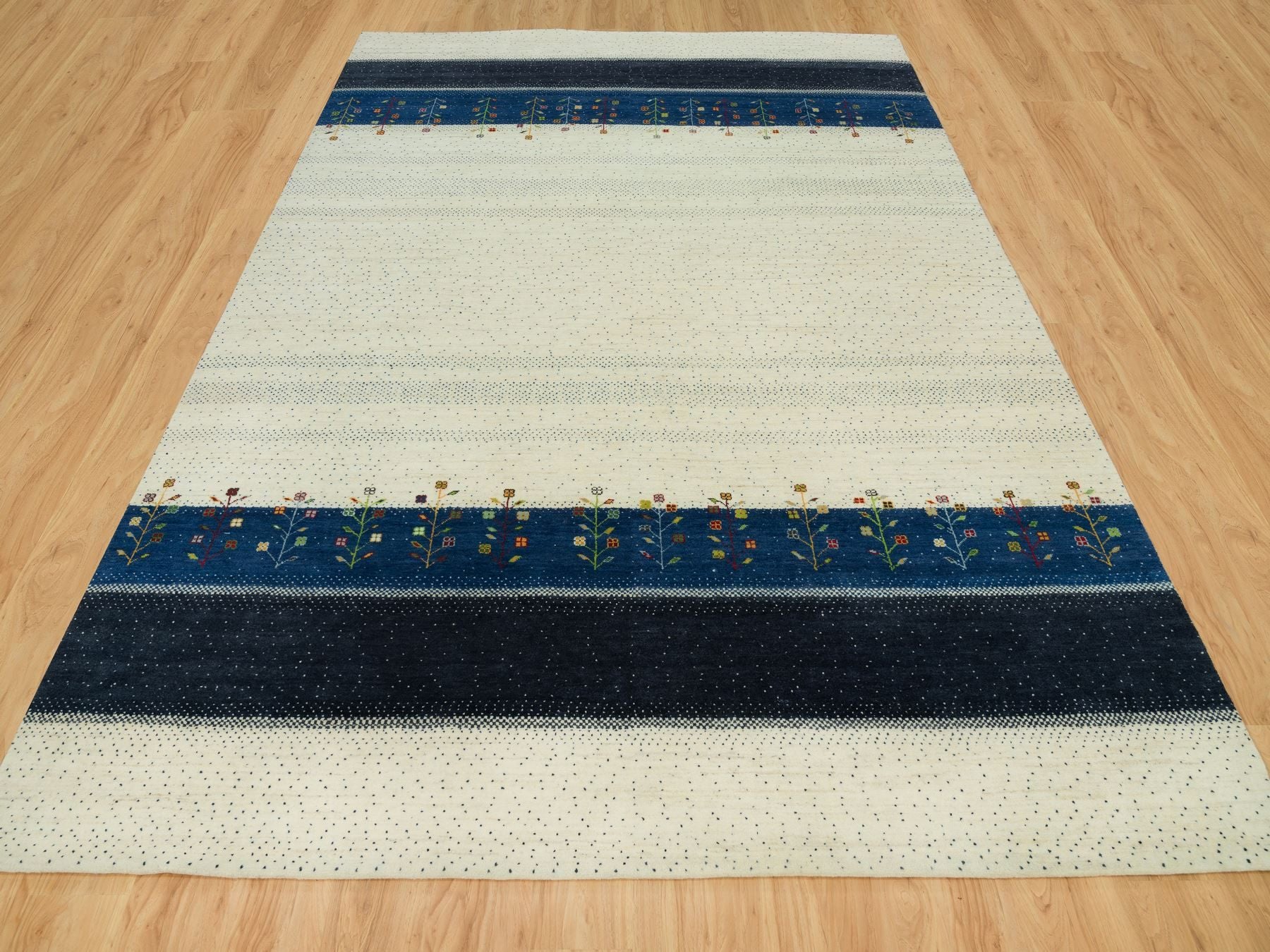 Gabbeh Modern / Contemporary hand-knotted wool rug in Ivory, 8'11" x 12'1" — SKU O090385 (view 2)