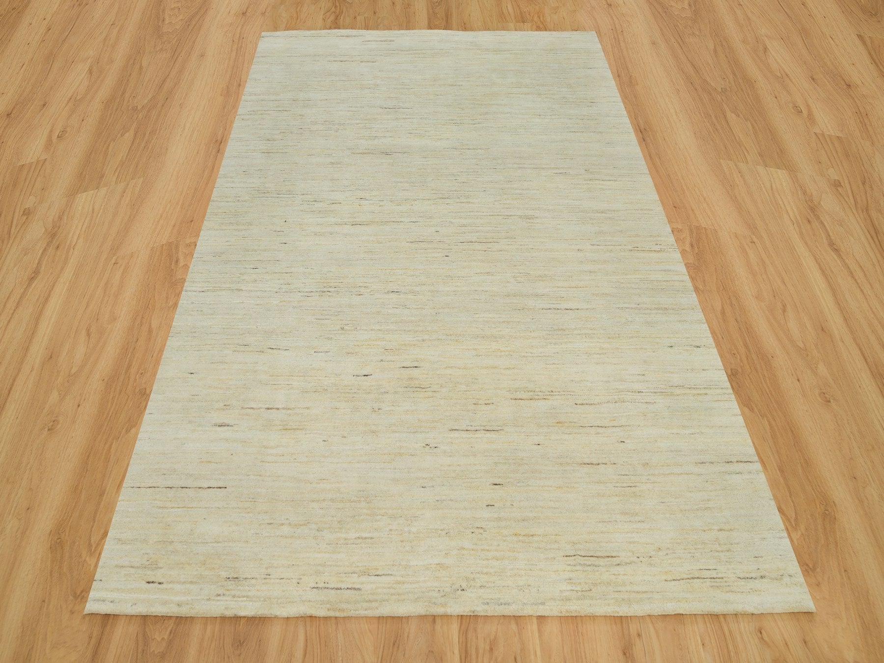 Gabbeh Modern / Contemporary hand-knotted wool rug in Ivory, 6' x 9' — SKU O090392 (view 2)