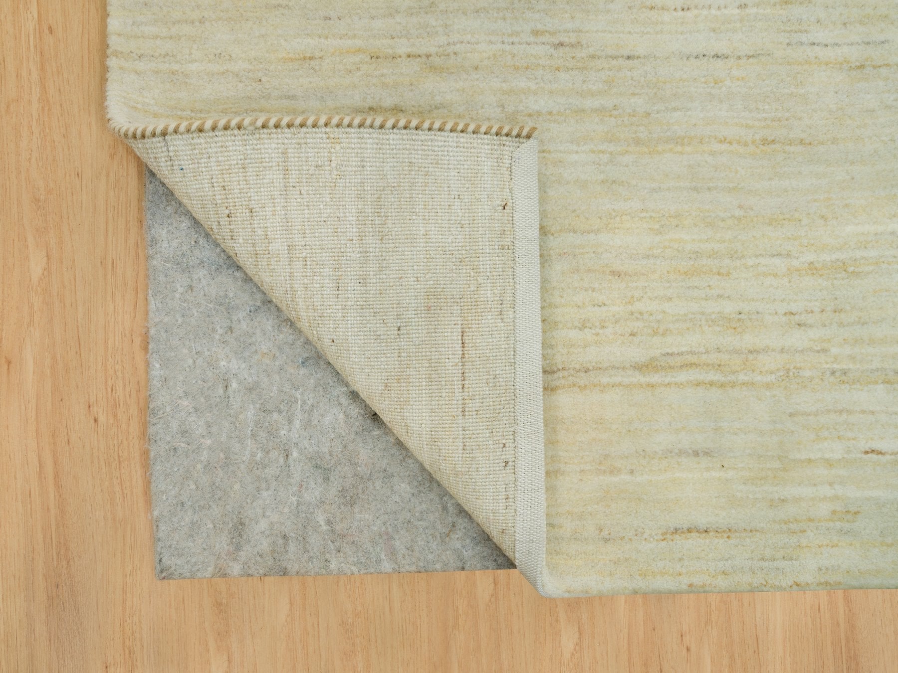 Gabbeh Modern / Contemporary hand-knotted wool rug in Ivory, 6' x 9' — SKU O090392 (view 4)