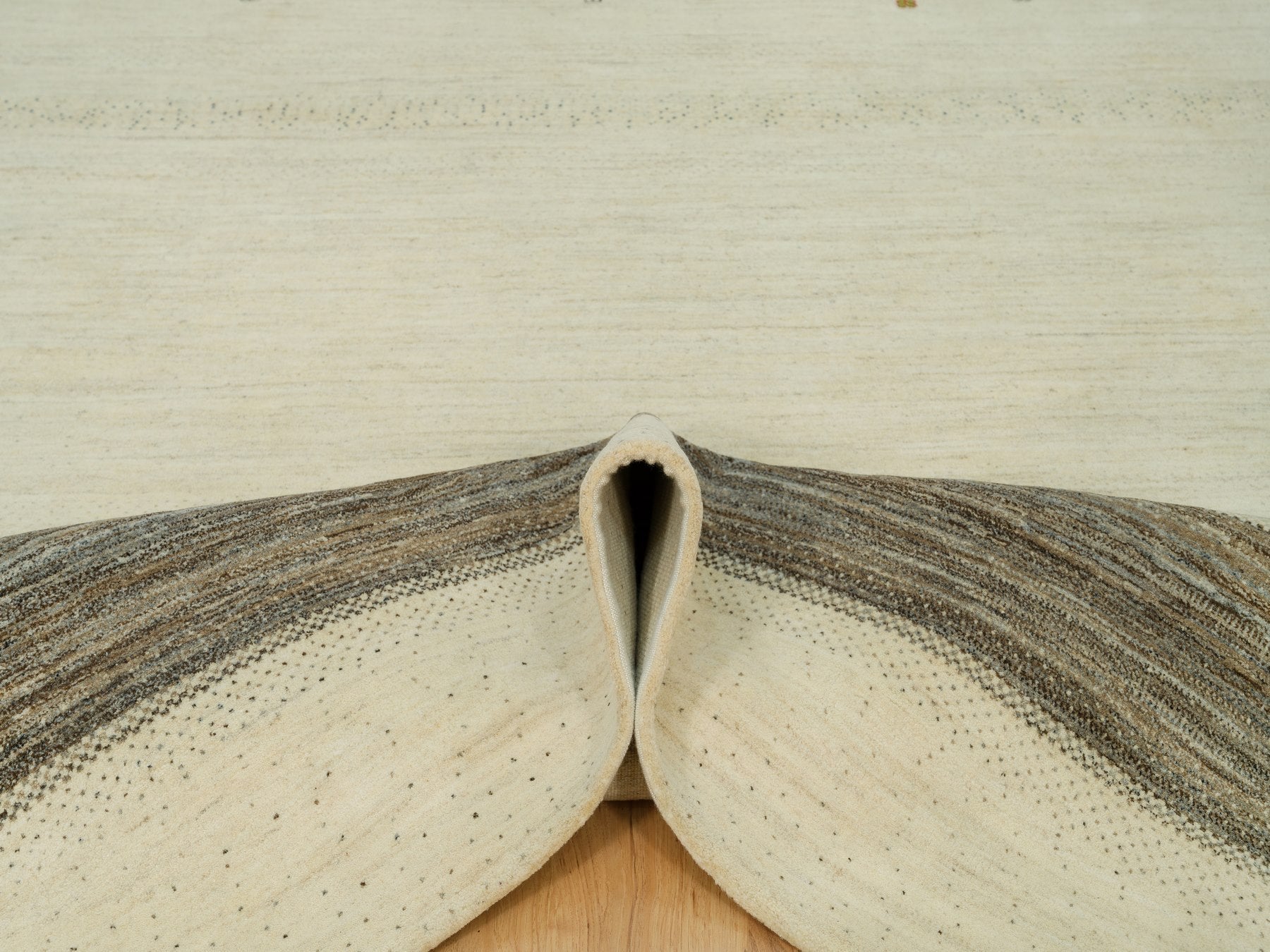 Gabbeh Modern / Contemporary hand-knotted wool rug in Ivory, 8'9" x 11'8" — SKU O090393 (view 5)