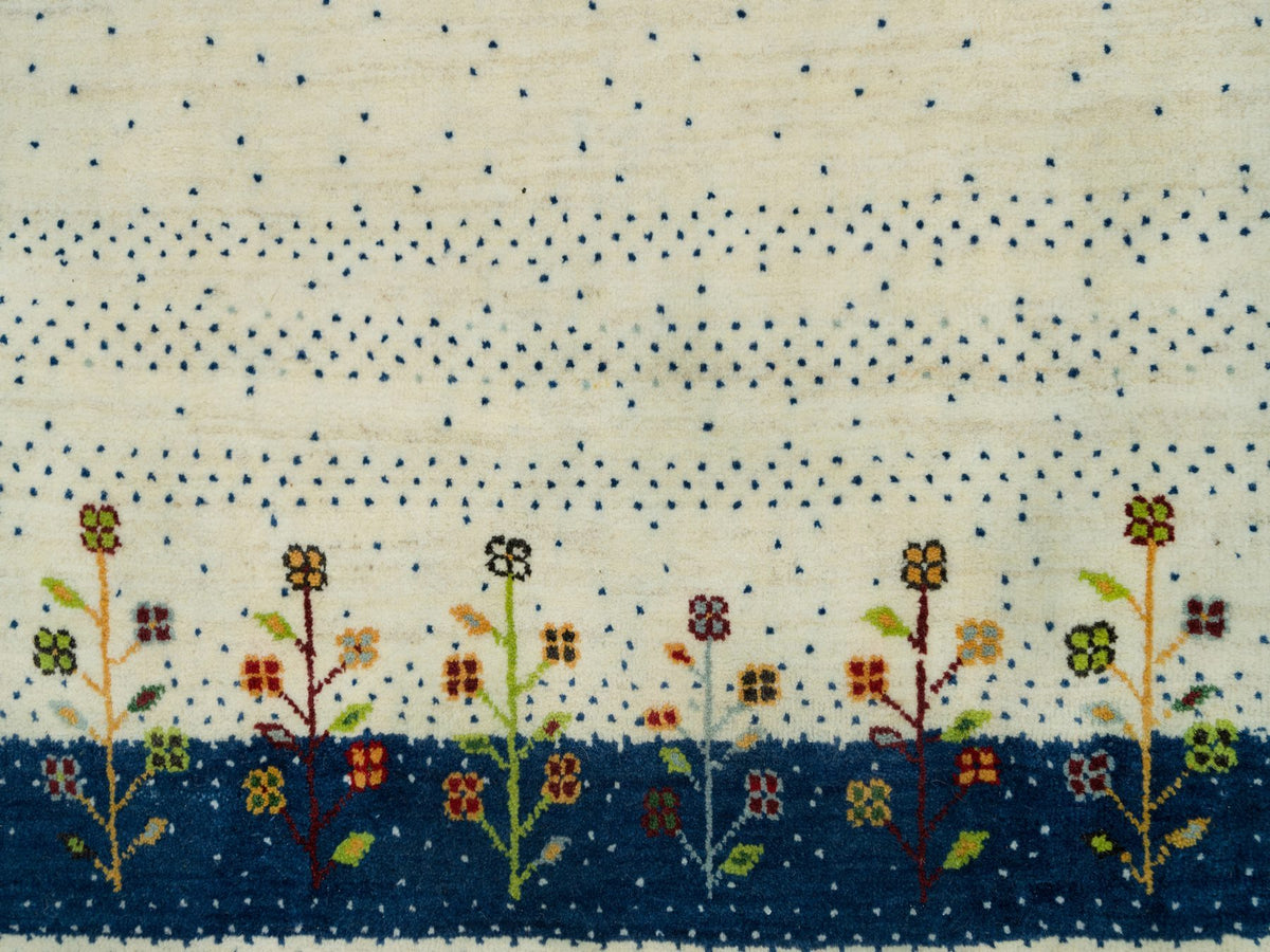 Gabbeh Modern / Contemporary hand-knotted wool runner in Ivory, 2'7" x 9'6" — SKU O090396 (view 5)