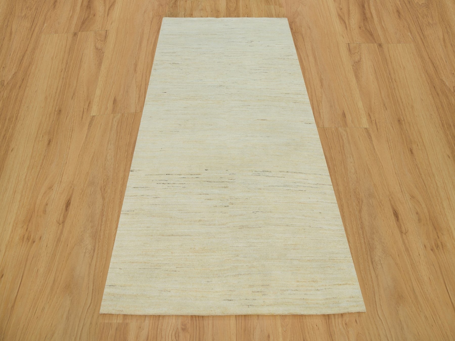 Ivory 3'11" x 7'11" Modern / Contemporary Hand knotted Wool Rug - Sku: O090398