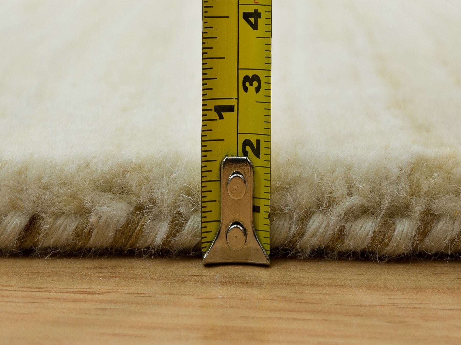 Gabbeh Modern / Contemporary hand-knotted wool runner in Ivory, 4'1" x 9'11" — SKU O090399 (view 7)