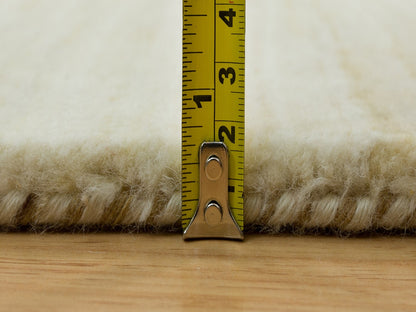 Gabbeh Modern / Contemporary hand-knotted wool runner in Ivory, 4'1" x 9'11" — SKU O090399 (view 7)