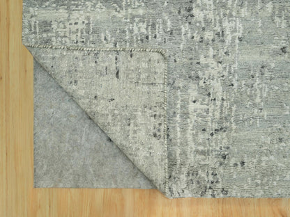 Grey 2'6" x 31'8" Modern / Contemporary Hand knotted Wool Rug - Sku: O090432