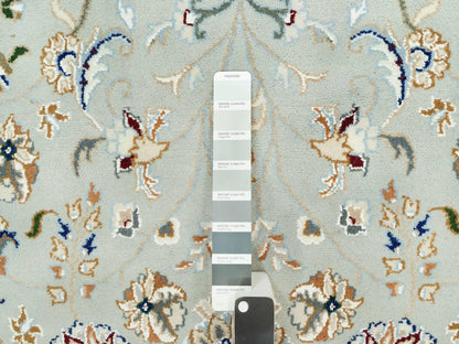 Grey 7'9" x 10'2" Traditional Hand knotted Wool Rug - Sku: O090436